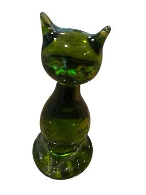Viking Epic glass sitting cat in avocado green